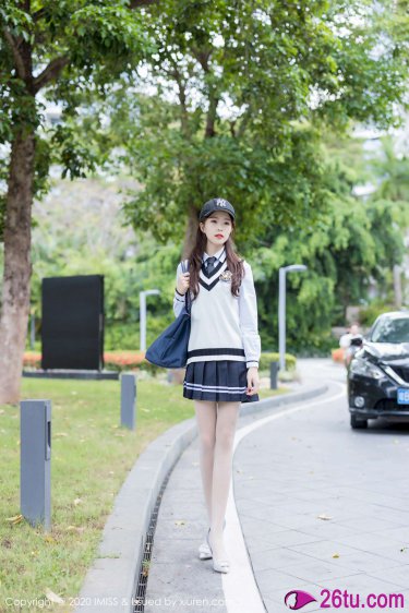 女人味十足的少妇,家里人不担心吗?_